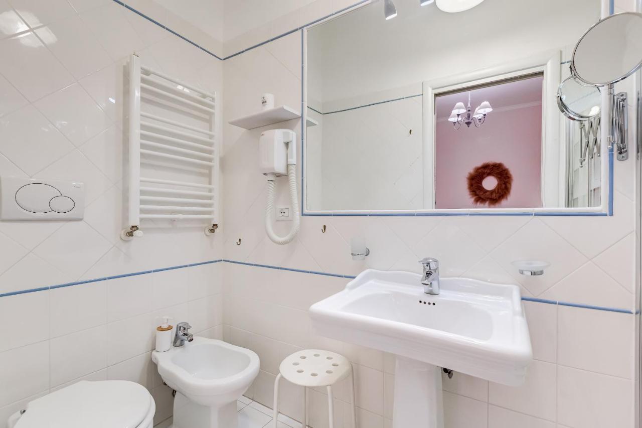 Trevi Fountain Modern Apartment โรม ภายนอก รูปภาพ